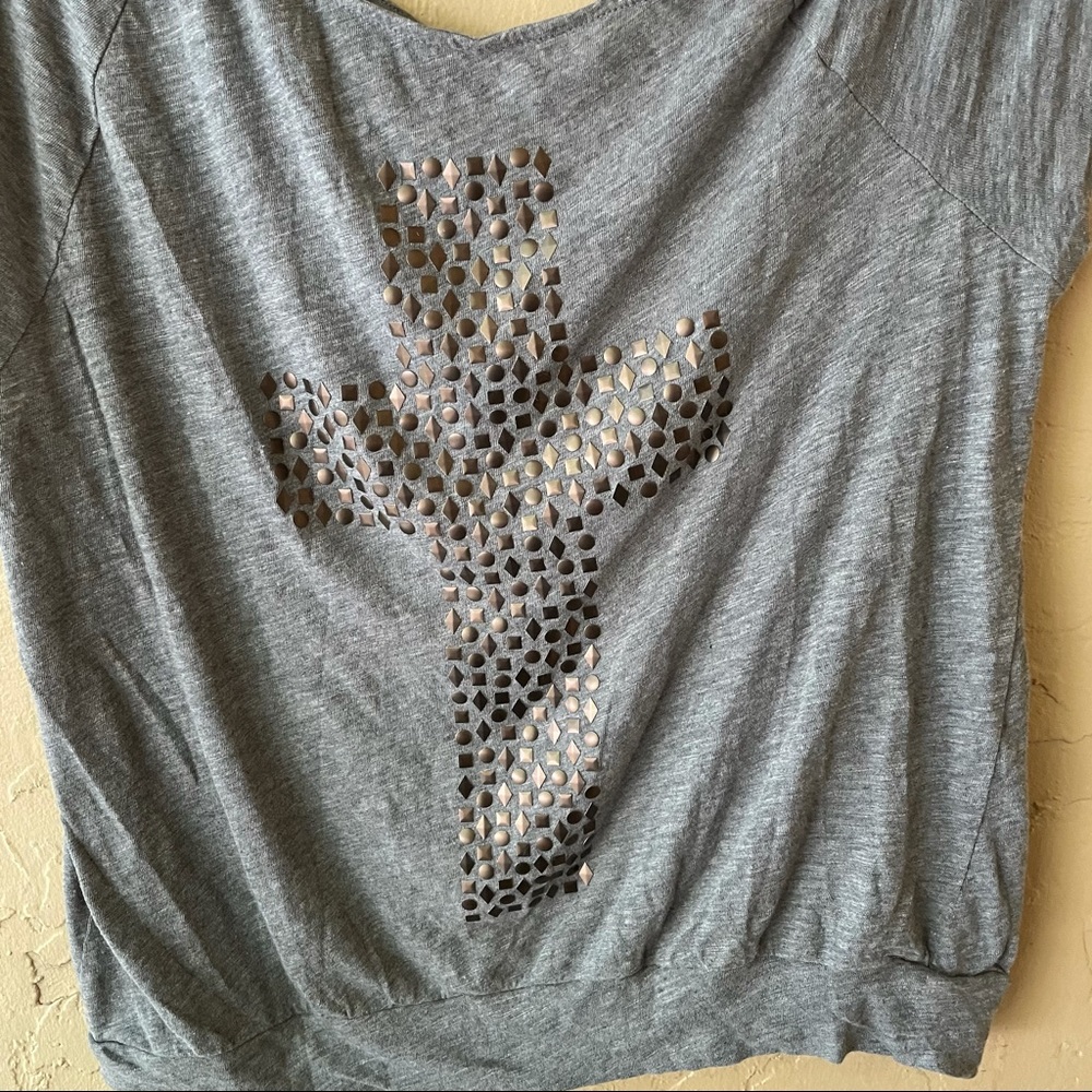 Torrid Size 0 Faux studded off shoulder t shirt - Picture 4 of 9